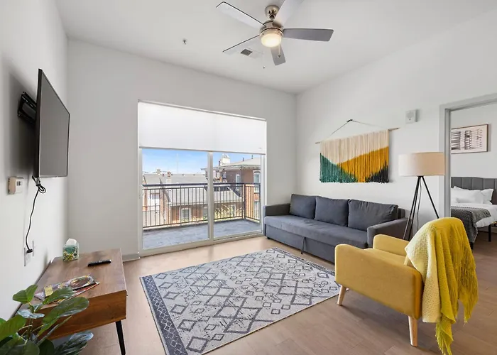 Modern Nulu 2Br Cozysuites 02