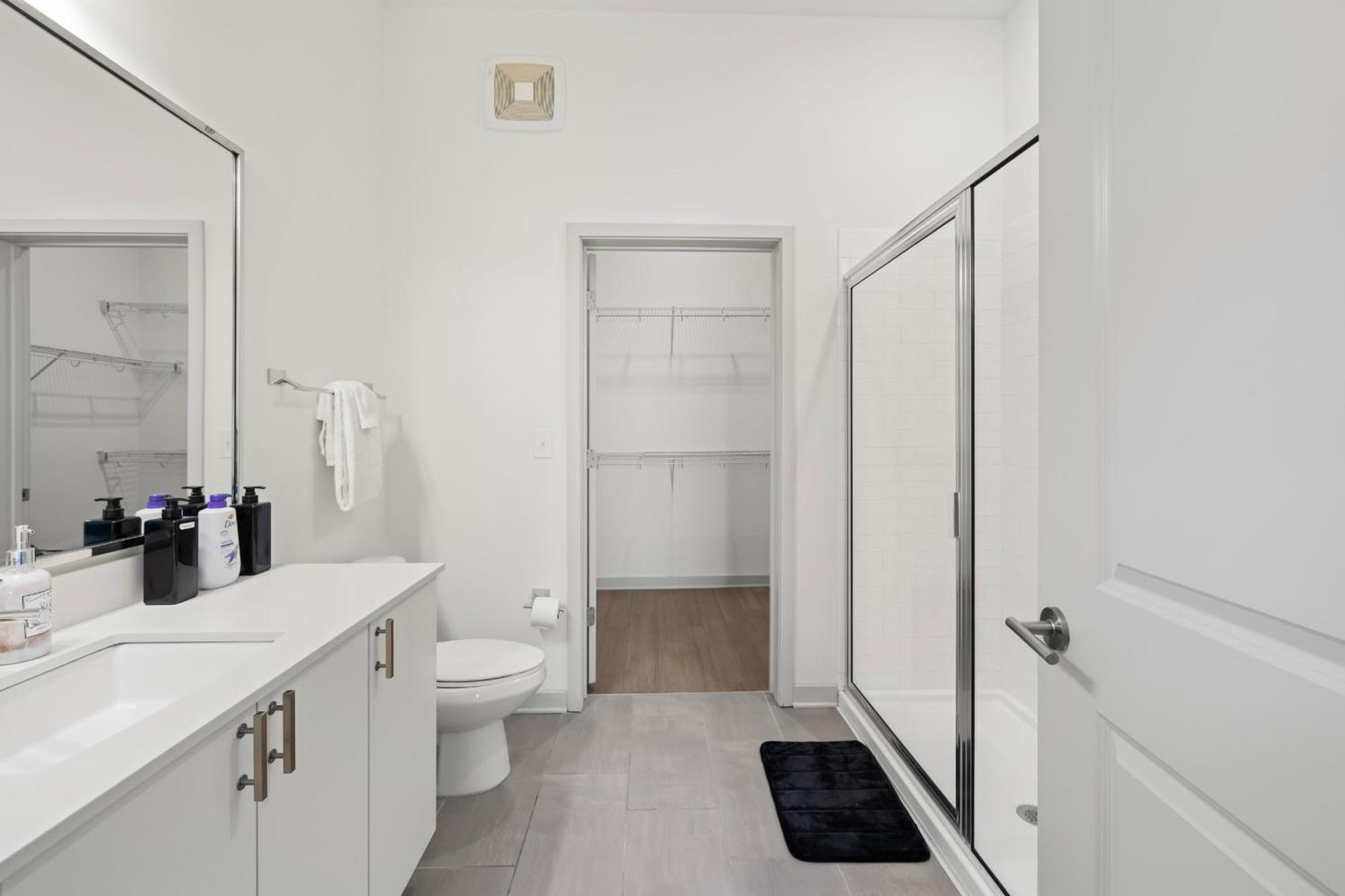 Modern Nulu 2br Cozysuites 02 Louisville