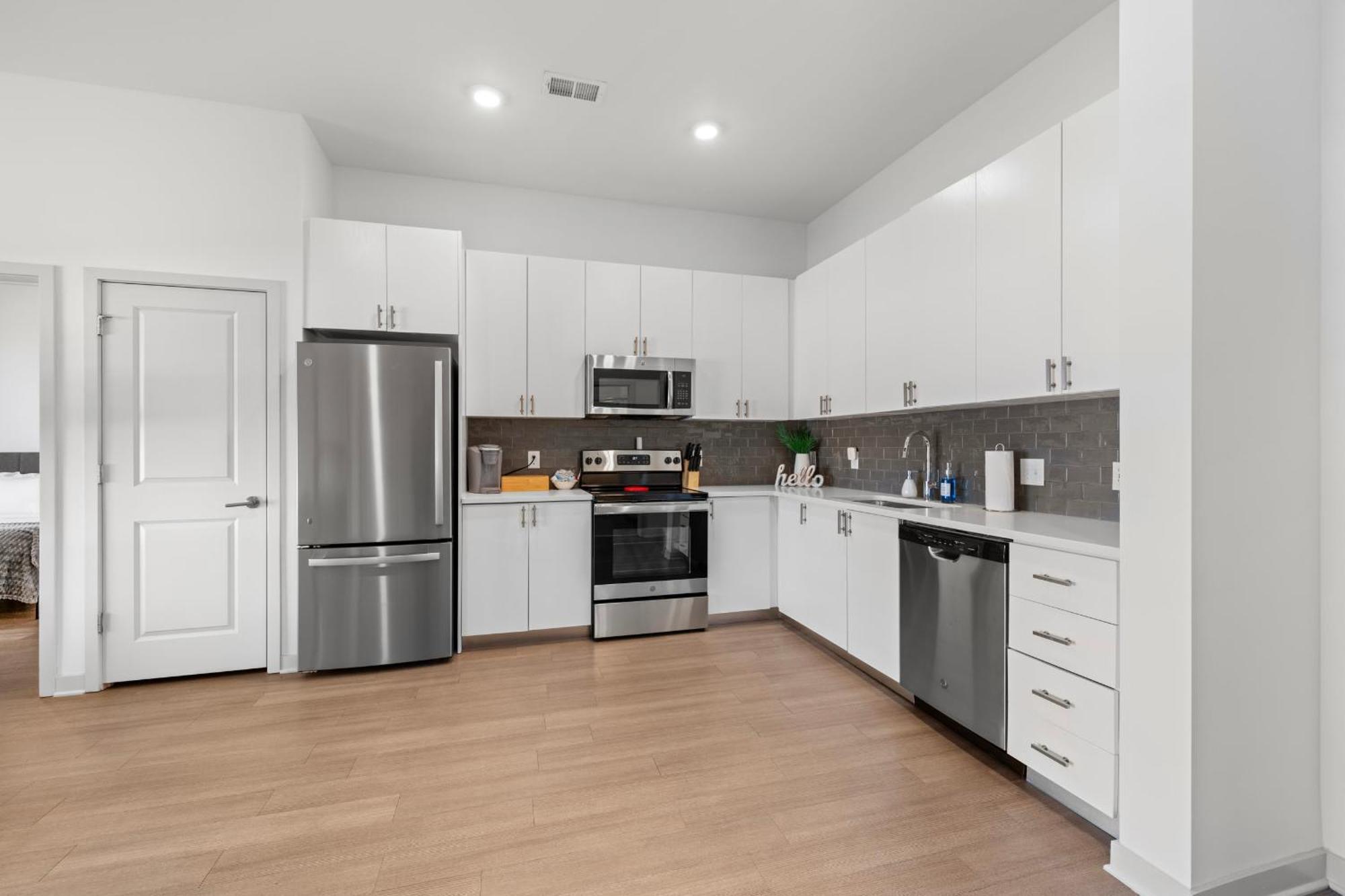 Modern Nulu 2br Cozysuites 02 * Louisville